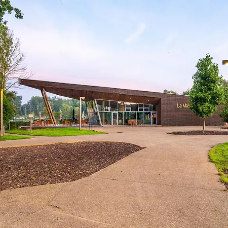 Elegant Family Mansion Feriehus