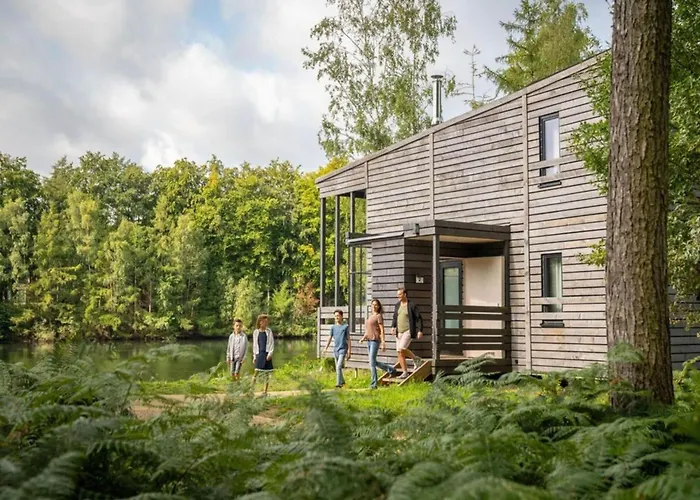 Elegant Family Mansion Dom wakacyjny