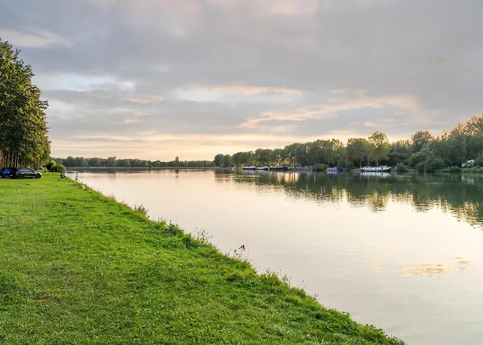 Elegant Family Mansion Dom wakacyjny