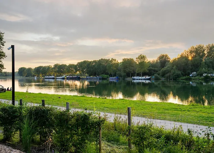 Elegant Family Mansion *